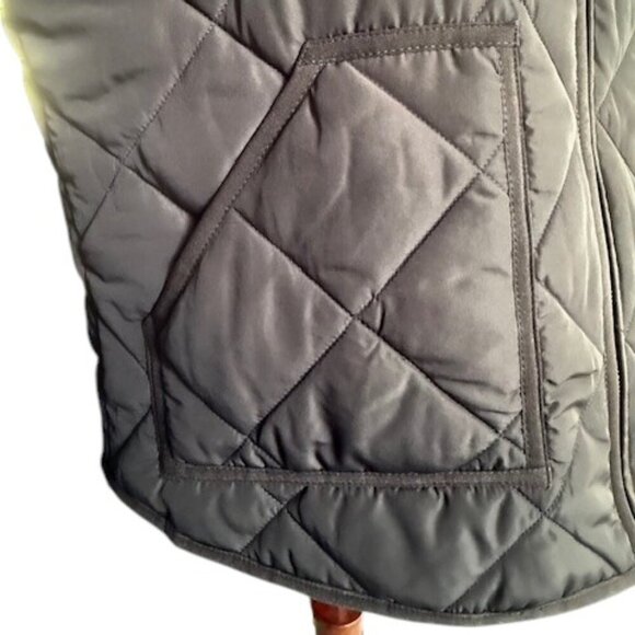 J. CREW Women's Quilted Puffer Vest Black Full Gold Zip Size Large NWT - Picture 6 of 11